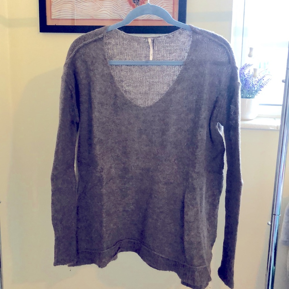 🦦Free People sweater